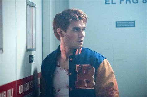 On riverdale season 2 episode 12, chic tries to help betty manage her inner darkness, and veronica worries archie is learning too much about her family's business. Riverdale season 2 episode 1 review: If Twin Peaks was ...
