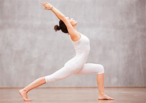 tres posturas de yoga