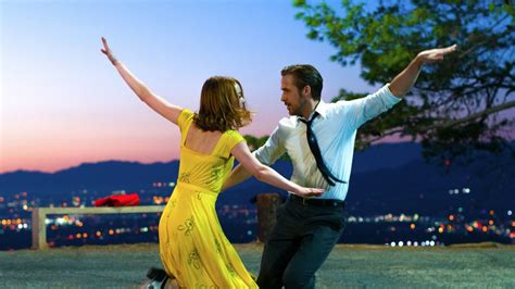 Review Ryan Gosling And Emma Stone Aswirl In Tra La La Land The New