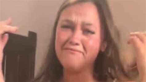 emotional moment bride breaks down in tears when she discovers touching surprise her mom put in