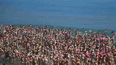 Strip And Dip On Irish Coast Sets Guinness Record For Largest Skinny