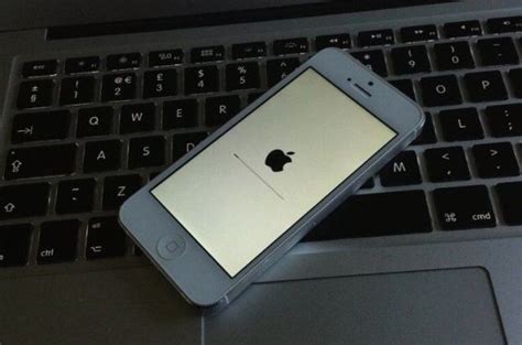 In computing, a screen of death is an informal term for a type of computer operating system error message, displayed onscreen when the system has experienced a fatal system error. Apple To Fix iOS 7's White Screen Of Death | Cult of Mac