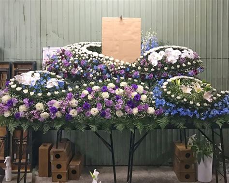 According to statistics, 99.82% of all deceased japanese are cremated. The Art of Japanese Funeral Floral Arrangements - Grand ...