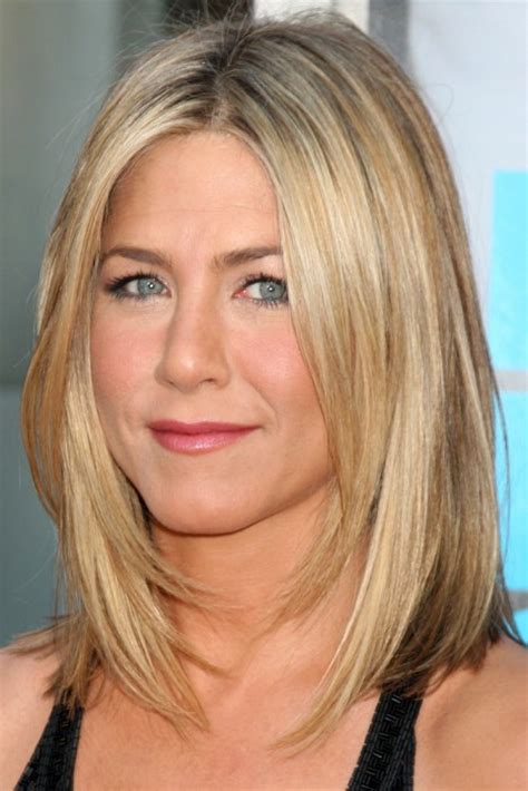 30 Best Medium Hairstyles For Women Over 40 Hairstyles