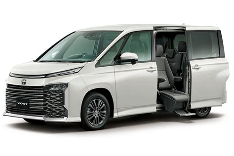 Toyota Reveals A Pair Of Cool Jdm Minivans Carbuzz