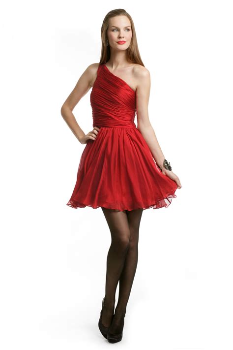15 Gorgeous Red Dresses For Valentines Day