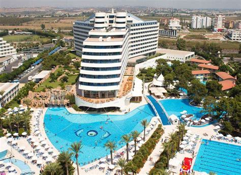 In turkije vindt u een grote veelzijdigheid aan accommodaties voor elk budget. Hotel Titanic Resort, Ultra all inclusive Antalya. Boek ...