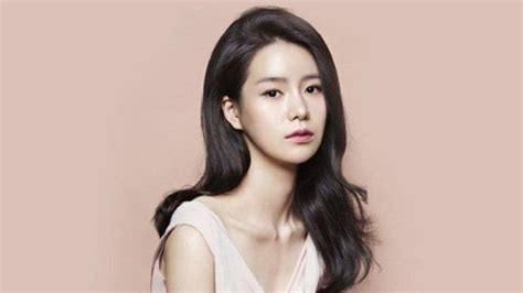 Profil Lim Ji Yeon Lawan Main Song Hye Kyo Di Drakor Terbaru The Glory