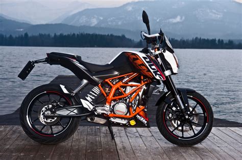 La ktm 390 duke ng es una moto ligera como pluma y con lo último en tecnología, garantiza la mayor diversión en la ciudad y en carretera. Duke 390 ¿Aún no conoces la nueva joya de KTM ...