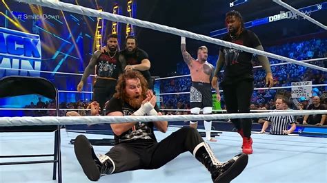 Sami Zayn Attack Roman Reigns And Betrays The Bloodline Wwe Smackdown