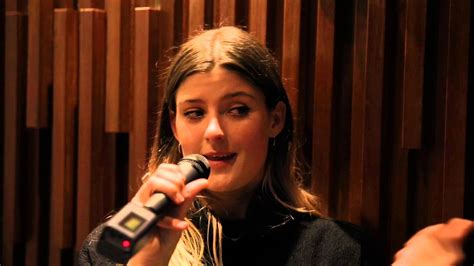 Watch Swedish Soul Singer LÉon Wows Guests In The Underground Youtube