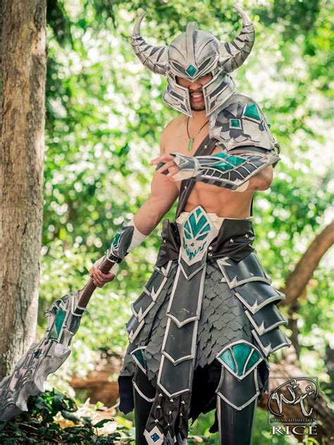 15 Epic Male Cosplayers You Need To Check Out Today Cosplay League Of Legends Best Cosplay