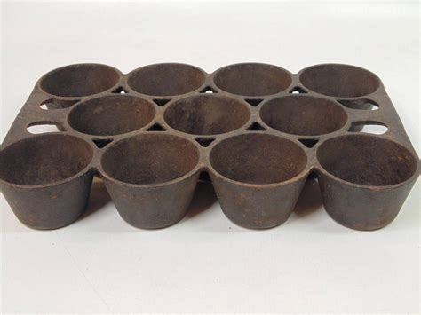 The edges are softly rounded so you can get unless you have a vintage cast iron muffin pan, your muffin pans do not need to be seasoned. Griswold Cast Iron Muffin Pan 11 Slots No. 10 948 B #226 ...
