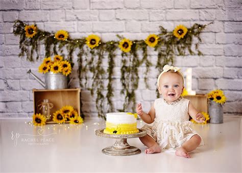 Check spelling or type a new query. Sunflower cake smash 🌻 | Birthday cake smash, Cake smash ...