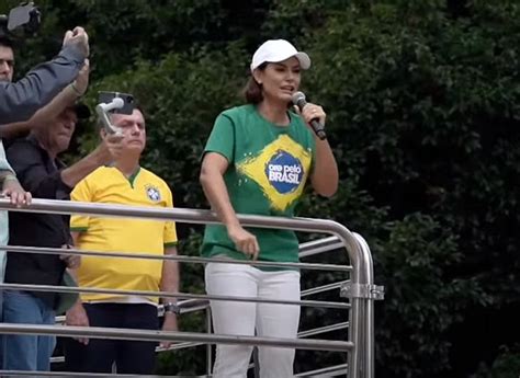 Tarcísio e Michelle Bolsonaro citam Israel ao discursarem em ato na