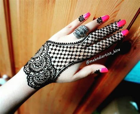 Pin By Tan Chee Seng On Henna Back Hand Mehndi Designs Mehndi