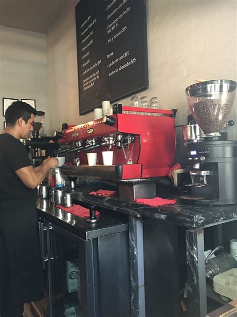 That's why, as i walk around my city, i see lots of independent coffee shops that are successfully competing with the big chains. Eno - has four locations around Mexico City. It's a more ...
