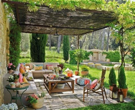 Picture Of Refined French Backyard Garden Decor Ideas 27