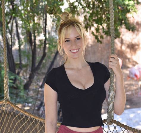 Paige Spiranac Discusses Bullying Posing For Si Swimsuit Swimsuit