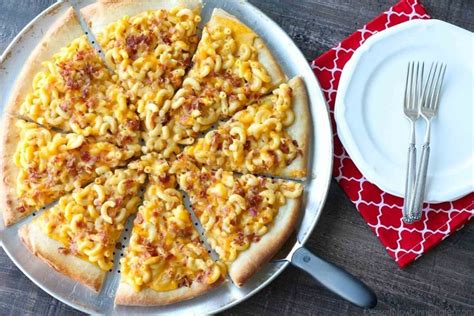 Mac And Cheese Pizza Combines Two Tasty Dinners Into One Incredible