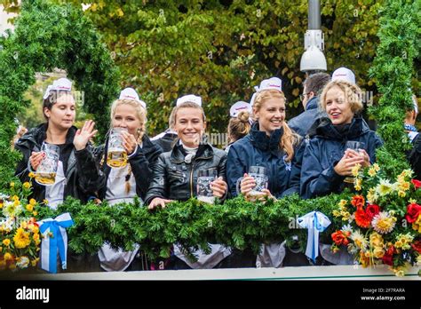 Munich Germany September 17 2016 Participants Of The Annual Opening Parade Of The