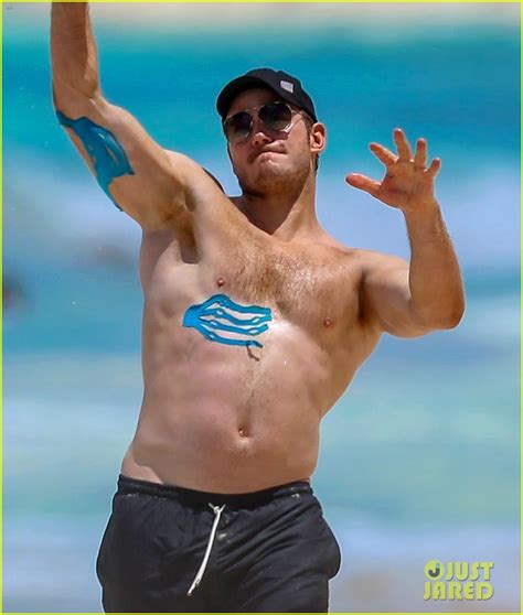 Full Sized Photo Of Chris Pratt Shirtless Hawaii Photo The Best Porn