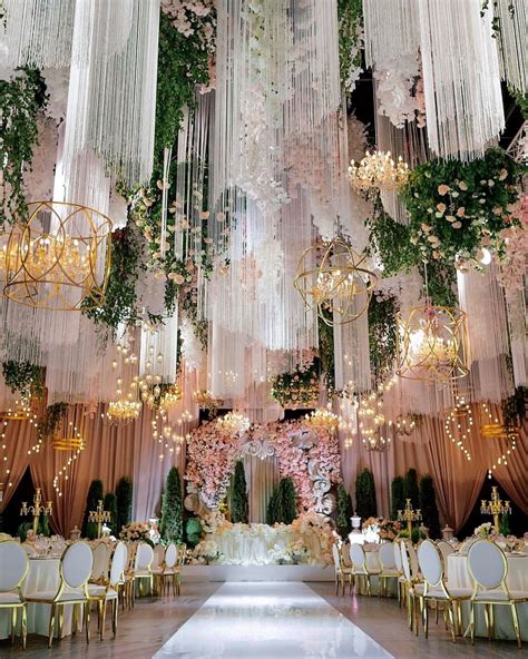 Pin By Tetiana Fialkovna On Потолок In 2020 Luxury Wedding Venues