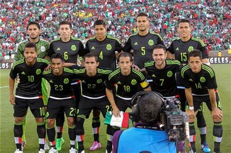 The mexico national football team represents mexico in international football and is governed by the mexican football federation. Photo gallery: Mexican national soccer team in action ...