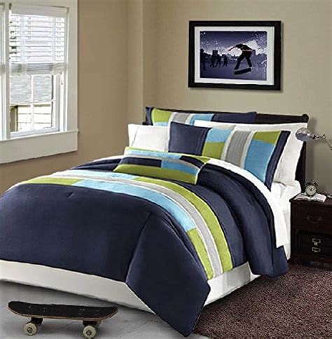 Below are some comforter sets for beds with typical boy themes. 3 Best Rated Teen Boy Comforter Sets Available On Amazon