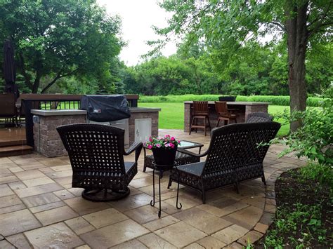Yes, it is spring time. Chicagoland Outdoor Kitchens | Archadeck of Chicagoland