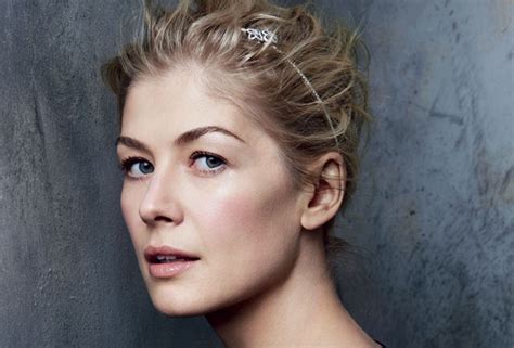 Rosamund Pike Jack Reacher Rosamund Pike Archives Tons Of Facts He Shut Up And She Got The