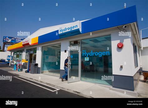 Shell Station Is The First Retail Hydrogen Refueling Station In