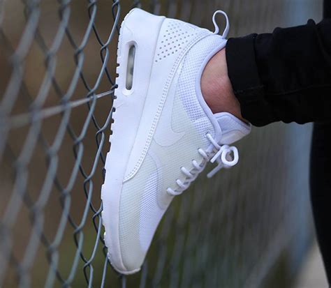 Post a buying request and when it's approved, suppliers on our site can quote. Nike Air Max Thea - All White