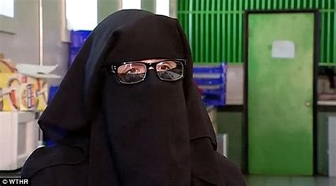 Shocking Moment A Muslim Woman Wearing Niqab Is Kicked Out Of Indiana