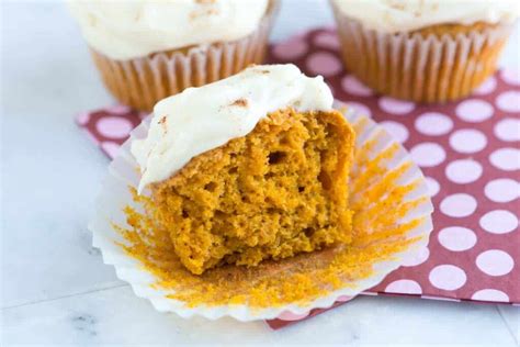 Impossible Pumpkin Pie Cupcakes With Cream Cheese Frosting