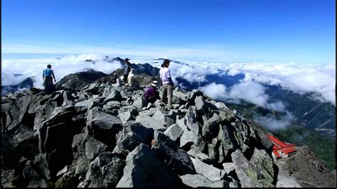 方面 後方は北アルプス ●東天狗岳山頂から硫黄岳、赤岳、阿弥陀岳、右奥には北岳、甲斐駒も見える ●東天狗岳山頂から西天狗岳、後方に中央 には右から浅間、根子、四阿山さらに妙高、火打も見える ●赤岳山頂から阿弥陀岳、後方に御嶽、乗鞍、北アルプス、諏訪湖も見える ●定番 地蔵の頭からの. 槍ヶ岳山頂 - YouTube
