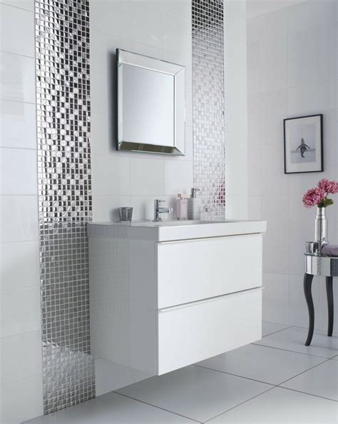 Bad fliesen ideen modern braun grau attractive luxus badezimmer. silberne Streifen auf weißem Hintergrund Bäder Fliesen ...