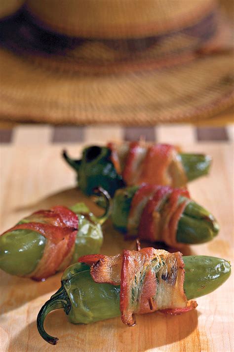 Serve up these tasty, elegant holiday appetizers for the perfect starter to the main course. Easy Christmas Appetizers You Can Make Last Minute ...