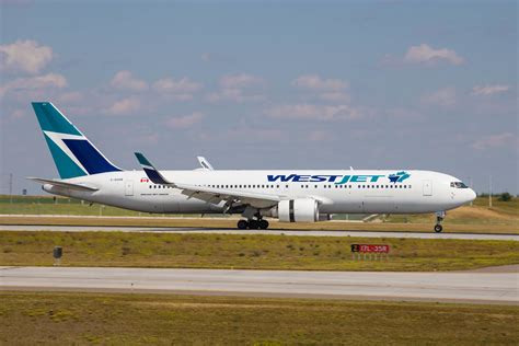 Westjet Boeing 767 338er Ws2 Wja2 London Lgw To Calga Flickr