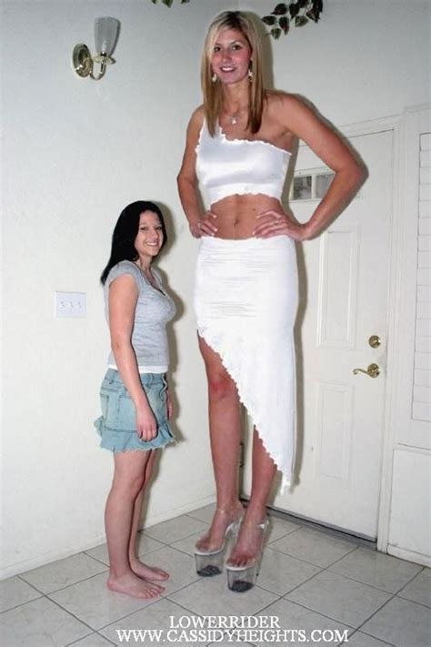 I Hear Wearing White Makes You Look Taller By Throwawayhimnotme On Deviantart Tall Women Tiny