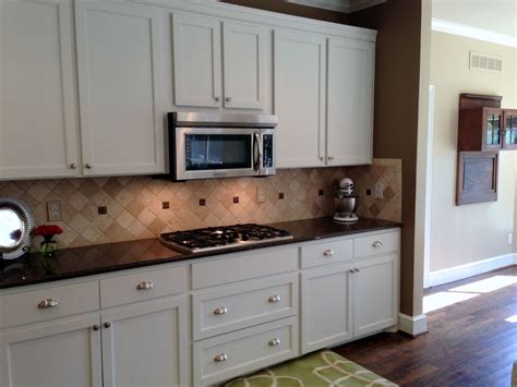 If you're considering updating your current kitchen or installing a new one in cottage style, there are a few helpful hints to keep in mind when it comes to cabinets. Kitchen Remodel: Before & After | Kraftmaid kitchen cabinets