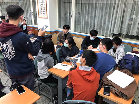 最即時專業的台股大盤, 加權指數, 讓您掌握台股與全球股市關聯脈動, 以及即時買賣力道, 現股當沖, 外資進出成本, 類股表現, 近期表現,法人買賣超,資券增減, 法人累積進出, 十大交易人累積進出, 日k線, 長期歷史k線等多樣資訊. 學測落點分析大神通