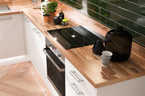 Modular kitchen design with kitchen being one of the most used part of the home, everyone deserves a glamorous modular kitchen design (किचन की डिजाइन) which let's them enjoy spending time in. Slab Kitchen in White | Contemporary Kitchen | Wren Kitchens