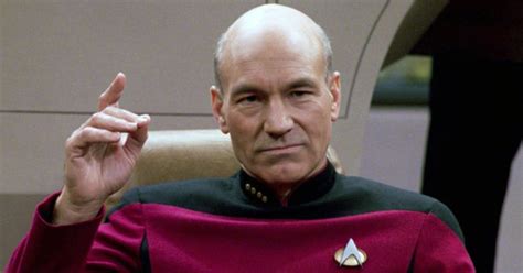 Az időjárás nem fogadta kegyeibe a völgységi város új kezdeményezésének: Patrick Stewart mindennap felolvas egy Shakespeare ...