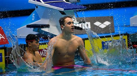 He has won a gold medal and a silver at the world championships, as well as three golds at the european championships. Legjobb férfi úszó, szupersztár! Már nincsenek jelzők ...