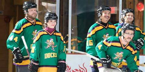 Disney S The Mighty Ducks Series Brings Back Stars From The Original Film