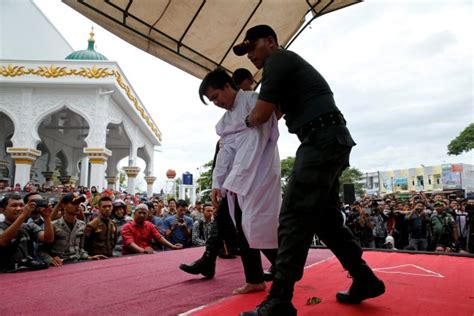 indonesian christians flogged in rare shariah punishment for non muslims wsj