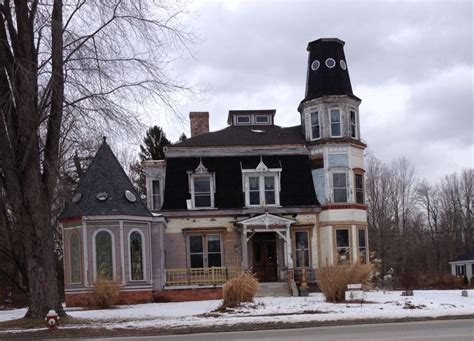 Cool Old House In Brookfield Ma Victorian Homes House Styles Old