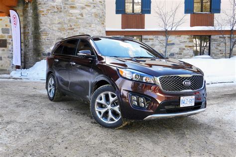 Everything you need to know about third generation 2016 kia sorento 2.2 le kia sorento 2016 est facilement reconnaissable, mais les parties avant et arrière ont été revues. 2016 Kia Sorento SX+ V6 AWD 7-Seater - Autos.ca