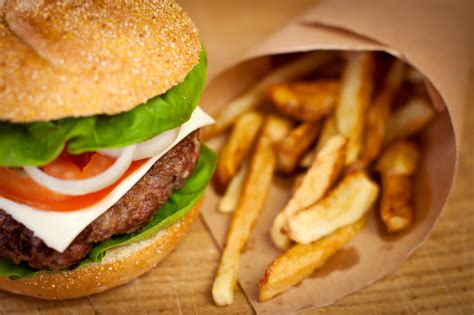 Kennen sie peking enten haus? Frietjes met hamburger | VTM Koken